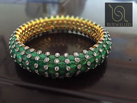 Bangle Diamond, Diamond Bangles, Trending Bracelets, Diamond Bangle, Emerald Cut Diamonds, Gold Set, Emerald Diamond, Gold Jewellery, Designer Jewelry