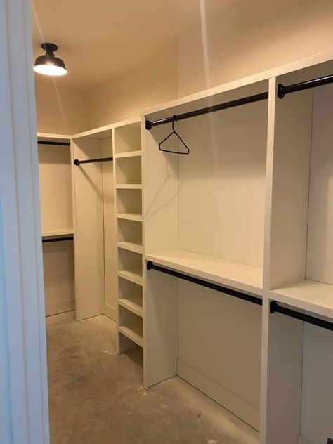 7x14 Walk In Closet, Small Long Closet Organization, Closet Designs Long Narrow, Walk In Closet Ideas With Shoe Rack, Simple Large Walk In Closet, Small Rectangle Walk In Closet Ideas, Rectangle Closet Organization, Small Square Closet Layout, Narrow Master Closet Design Layout