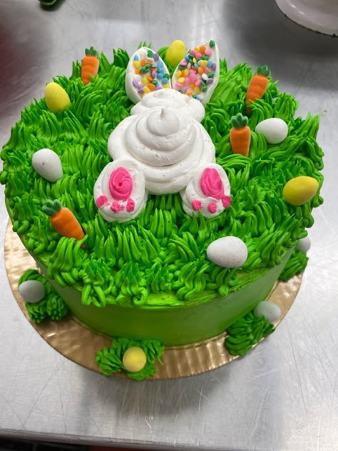 Bunny Easter Cake Ideas, Easter Sheet Cake Decorating Ideas, Easter Round Cakes, Easter Cake Decoration, Easter Sheet Cakes, Easter Sheet Cake Ideas, Easter Cookie Cakes, Easter Cookie Cake Designs, Easter Sheet Cake