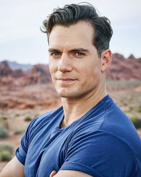 HENRY CAVILL by Jeff Lipsky for Men’s Journal  #mensjournal #henrycavill #superman #thewitcher #missionimpossiblefallout #followus Henry Cavill Hairstyle, Henry Cavill Hair, Henry Cavill Haircut, Men’s Journal, Beyonce Hair, Love Henry, Mens Journal, Batman V, Man Of Steel