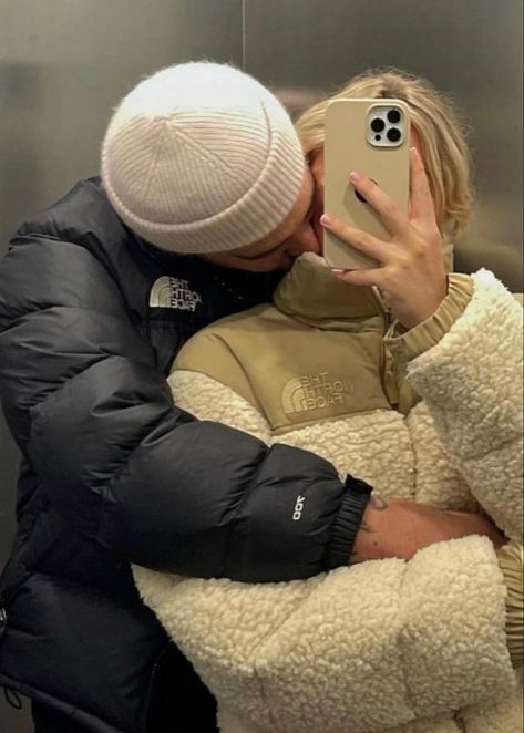 Goofy Couples, North Face Puffer Jacket, Secret Relationship, The Love Club, Foto Casual, Cute Couples Photos, Couples Poses For Pictures, Photo Couple, Paros