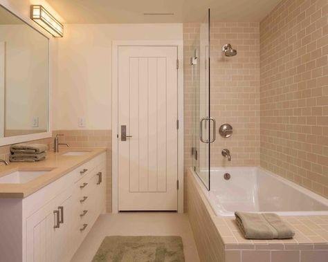 Soaker Tub Shower Combo | Soaker Tub Shower Combo Design, Pictures, Remodel, Decor and Ideas European Bathroom Ideas, Soaker Tub Shower Combo, Soaking Tub Shower Combo, Bathroom Tub Shower Combo, Mediterranean Houses, Bathtub Shower Combo, Shower Tub Combination, Bathroom Tub Shower, Spanish Mediterranean