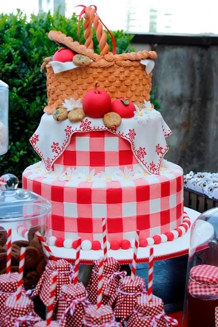 Chocolate Birthday Cake Kids, Bolo Picnic, Picnic Baby Showers, Picnic Cake, 60th Birthday Party Decorations, Birthday Wishes For Kids, Chocolate Birthday Cake, Picnic Birthday Party, Strawberry Shortcake Party