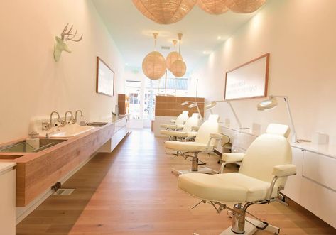 Skincare Studio, Waxing Room, Facial Bar, Airy Room, Beauty Salon Design, Beauty Room Design, Spa Decor, Spa Inspiration, Best Spa