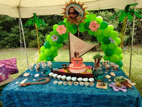 Moana Birthday Backdrop Ideas, Moana Birthday Party Balloon Garland, Moana Balloons, Moana Themed Backdrop, Maui Moana Balloon Garland, Birthday Balloon Arch, Moana Birthday Party Theme, Moana Theme Birthday, Moana Themed Party