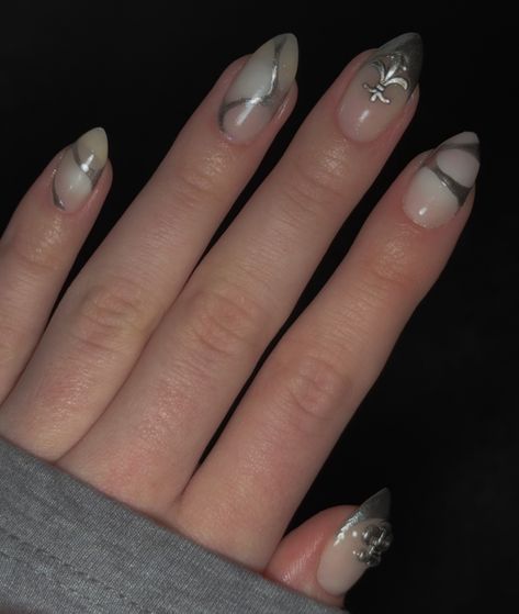 #cyberpunk #cyberpunknails #nailart #nails #nailsdesign #metallic #nailsoftheday #nailinspiration #nails Nails Cyberpunk, Cyberpunk Nails, Punk Nails, Metallic Nails, Nails Inspo, Nails Inspiration, Nail Inspo, Cyberpunk, Manicure