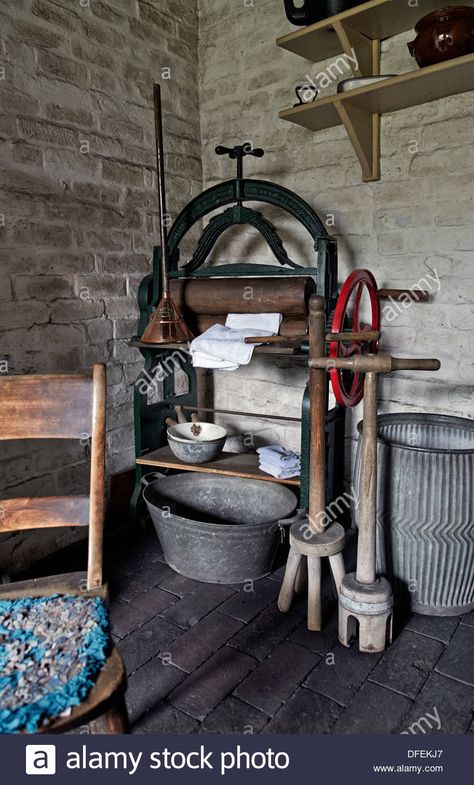 Download this stock image: Traditional clothes washing items from the 1800 Old Fashioned Laundry, Victorian Dollhouse Interior, Vintage Laundry Pictures, Antique Laundry Basket, Antique Washing Machine, Black Country Museum, Victorian Rooms, 1940’s Washing Machine, Victorian Dollhouse