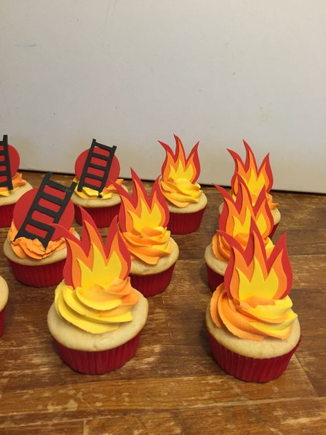 Fire Cupcakes Ideas, Firetruck Cupcakes Ideas, First Responder Birthday Cake, Firefighter Cupcakes, Fireman Cupcakes, Fire Truck Cupcakes, Firefighter Birthday Cakes, Fire Cupcakes, Halloween Chocolate Covered Strawberries