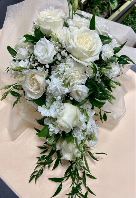 Bride Bouquets White Elegant Cascade, White Cascading Bridal Bouquet, Bride Bouquets White, Elegant Bridal Bouquets, Wedding Fireplace, Classic Wedding Bouquet, White Rose Wedding Bouquet, Teardrop Bouquet, Jasmine Wedding