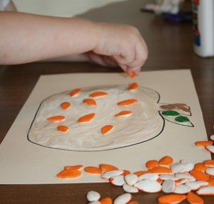 Pumpkin Activities For Toddlers, Pumpkin Activities For Kids, Pumpkin Seed Crafts, Fall Pumpkin Activities, Pumpkins Preschool, Seed Craft, Fall Crafts For Toddlers, Crafts Fall, Pumpkin Activities