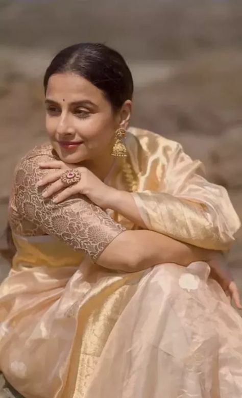 Vidya Balan Recalls Working With A Director Who Followed Bizarre Superstition On Set 'Film Bombed..' Vidya Balan Saree, Sarees Ideas, Draping Styles, Golden Saree, Saree Draping Styles, Indian Movie, Saree Draping, Bridal Makeover, Latest Bridal Dresses