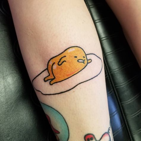 Jose Palacios on Instagram: “Just a not so little not so happy Gudetama for your Saturday night! Thanks for the fun one @cwheelz . . . . #gudetama #gudetamatattoo…” Gudetama Tattoo, Rooster Tattoo, Lazy Egg, Saturday Night, Future Tattoos, So Happy, Art Style, Tatting, Rooster