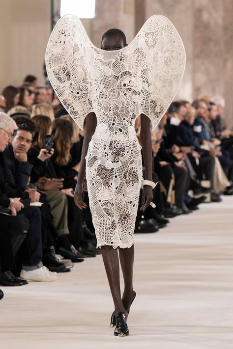 Schiaparelli Couture Spring 2024 Review: Touching the Stars Collection Couture, Elsa Schiaparelli, Fur Clothing, Moda Paris, Spring Couture, Creation Couture, Couture Week, Fashion Images, Spring 2024