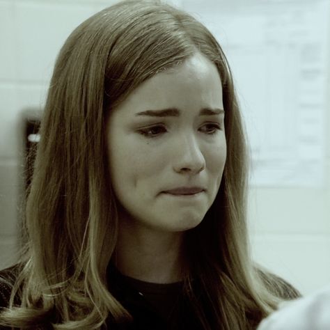 Willa Fitzgerald as Emma Duval in MTV Scream the tv series Scream Emma Duval, Emma Duval, Willa Fitzgerald, Mtv Scream, Oc Ideas, Face Claims, Scream, Live Life, Mtv