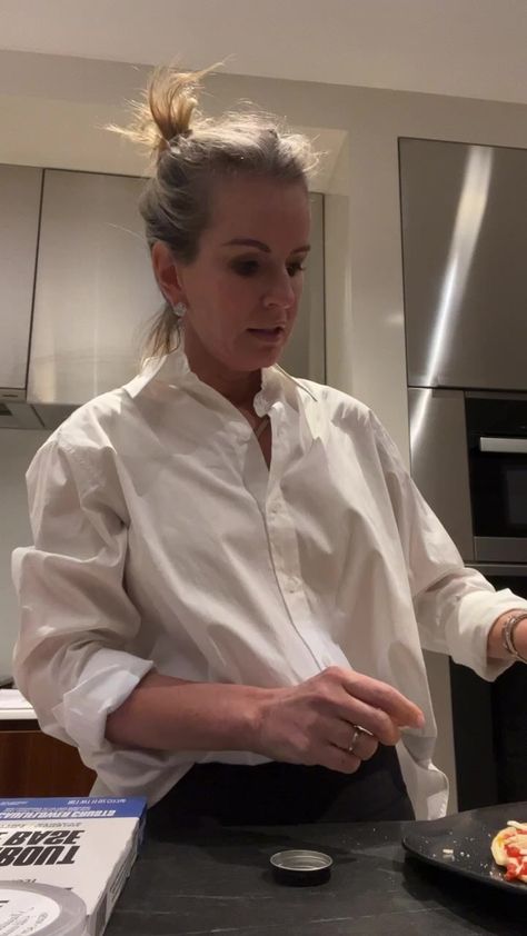 Dr Jennifer Ashton on Instagram: “Just got home after a 12 hour day: finished seeing patients after @abcgma3 and now “cooking” a vegan dinner 🤣 while watching hockey and…” Dr Jennifer Ashton, Jennifer Ashton, Vegan Dinner, Vegan Dinners, Savoury Food, Then And Now, And Now, Hockey, On Instagram