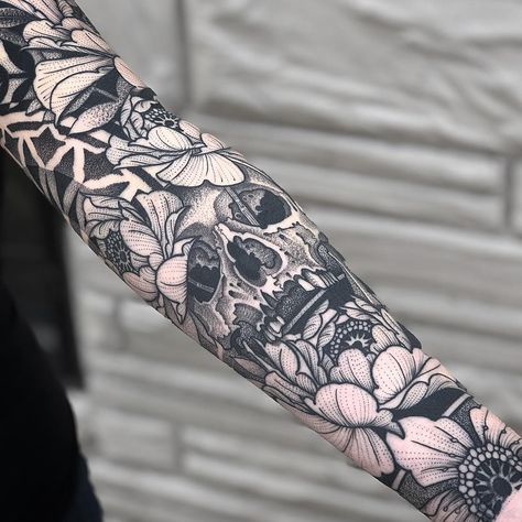 Jayce Wallingford 🎯 on Instagram: “About done with Sams sleeve just a few more details! Swipe 👉 to see more.” Flower Arm Sleeve Tattoo, Mangas Tattoo, Forearm Sleeve Tattoos, Floral Tattoo Sleeve, Japanese Sleeve Tattoos, Full Sleeve Tattoos, Full Sleeve Tattoo, Tattoo Cover, Best Sleeve Tattoos