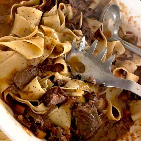 Delicious Oxtail Ragu with Pappardelle Pasta — Don't be put off with handling oxtail. The flavour you get from the fat and bone marrow which seeps into the dish ...... Oxtail Ragu, Pappardelle Pasta, Oxtail Recipes, Egg Noodles, Eating Well, Casserole Dishes, Cooking Time, Food Dishes, Stuffed Mushrooms