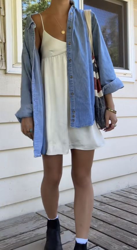 Long Island Outfits, France Nice Outfits, Blue Pants Summer Outfit, Jean Jacket With Dress Outfits, Fall East Coast Outfits, Folk Concert Outfit Ideas, September Beach Outfit, Charleston Sc Aesthetic Outfit, New England Outfit Summer