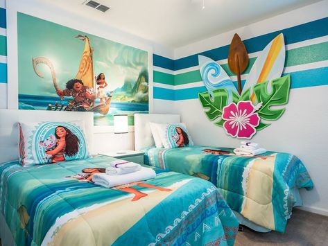 Hawaiian Bedroom Ideas, Moana Room, Hawaiian Bedroom, Disney Themed Rooms, Casa Disney, Disney Bedrooms, Disney Room Decor, Mermaid Bedroom, Themed Kids Room