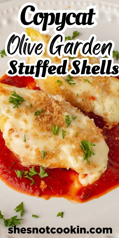 Olive Garden copycat stuffed shells on white plate. Homemade Stuffed Shells, Olive Garden Stuffed Shells Recipe, Stuffed Shells Appetizer, Olive Garden Stuffed Shells, Recipe For Stuffed Shells, Stuffed Pasta Shells Recipe, Stuff Shells, Shell Pasta Recipes, Copycat Recipes Olive Garden