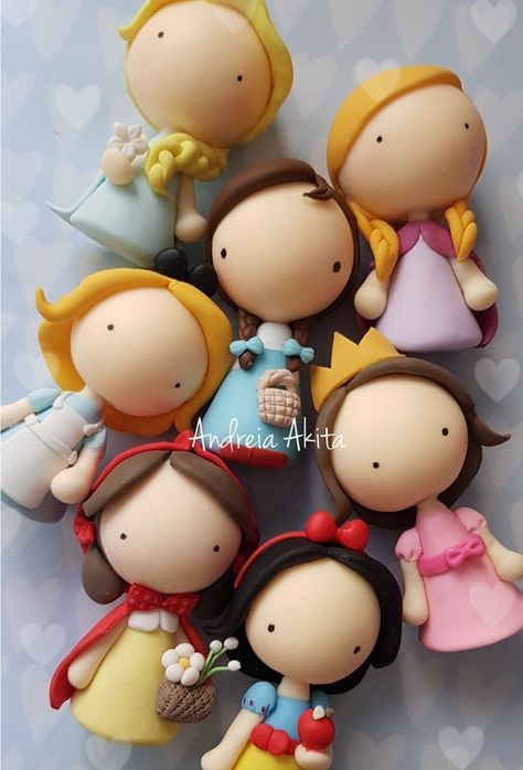 Kue Fondant, Ceramic Plates Art, Polymer Clay Gifts, Cake Decorating With Fondant, Fondant Cake Toppers, Doll Diy Crafts, Fondant Decorations, Clay Crafts Air Dry, How To Make Toys