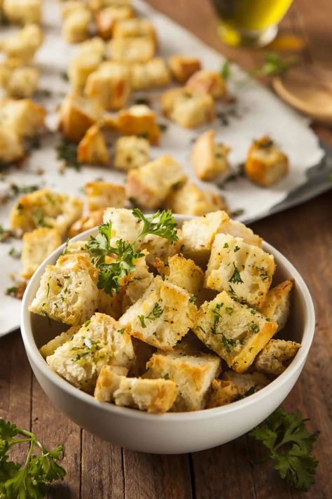 Texas Toast Bread, Crouton Recipes, Leftover Bread, Texas Toast, Small Microwave, Croutons Homemade, Vegetarian Paleo, Croutons, Healthy Gut