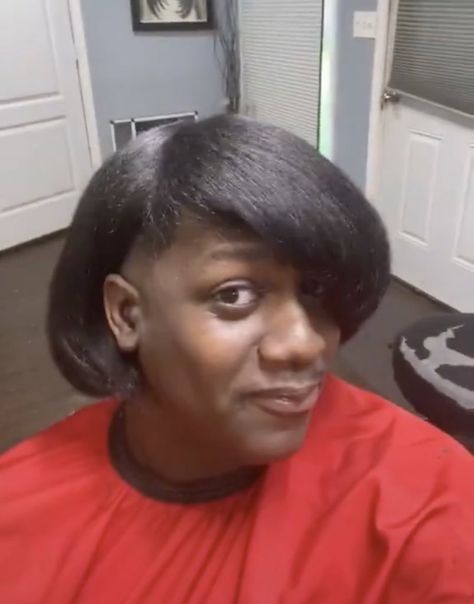 Throwing Up Reaction Pic, Layered Straight Hair Black Women, Straight Hair Black Women, Layered Straight Hair, Photos Funny, Perm, Black Women, Funny, Black