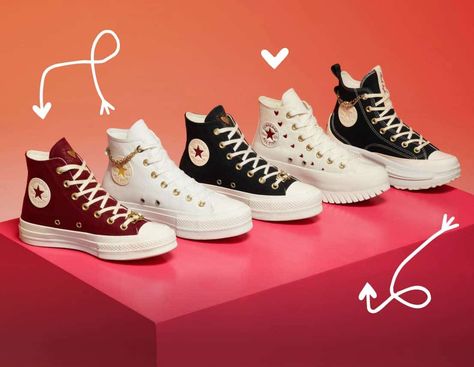 Converse Valentine, Rain Boots Fashion, White Nike Shoes, Preppy Shoes, Pretty Shoes Sneakers, La Rams, All Star Shoes, Shoes Hack, Converse With Heart