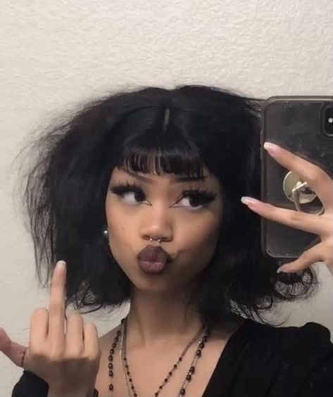 Black Emo Girl Makeup, Egirl Makeup Black Women, Soft Emo Makeup, Emo Girl Makeup, Whimsigoth Makeup, Black Goth Makeup, Alt Eyeliner, Soft Grunge Makeup, Alt Makeup Looks