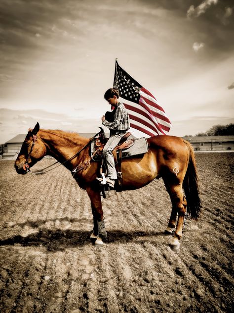 Horse With American Flag, Cowboy Senior Pictures, Senior Horse Photography, Flag Pictures, Western Photo Shoots, Senior Year Pictures, Horse Photography Poses, Dead Animals, Cowboy Photography