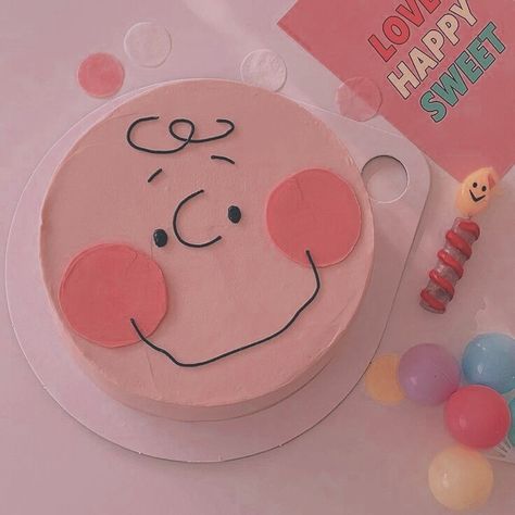 Charlie Brown Cake, Snoopy Cake, Brown Cake, Snoopy Party, Snoopy Birthday, Pastel Cakes, Korean Cake, Mini Cakes Birthday, Creative Birthday Cakes