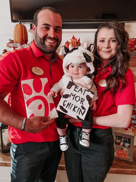 Chick Fil A Costume Family, Farmers Family Costume, Cow Family Costume, Family Cow Costumes, Cow Family Halloween Costumes, Farm Animal Family Costumes, Chick Fil A Family Costume, Chik Fil A Costume, Chick Fil A Cow Costume