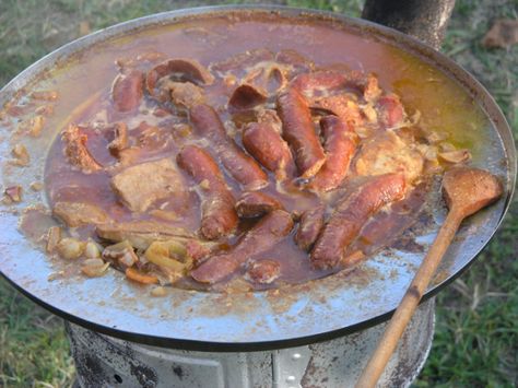 Croatian Zagorje “kotlovina” Groups Of People, Paprika Pork, Serbian Recipes, Croatian Recipes, Pork Meat, Drinking Party, How To Cook Potatoes, Food Pin, Grilled Meat