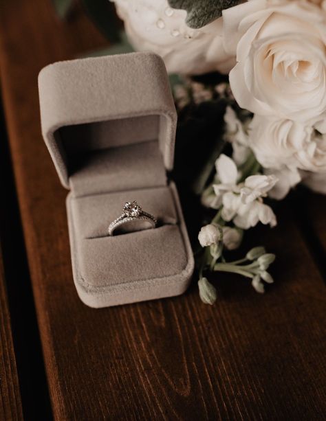 Ring Photography Ideas, Wedding Accessories Photography, Wedding Photography Detail Shots, Teal Wedding Colors, Brilliant Engagement Rings, Ring Photography, Intimate Backyard Wedding, Couple Engagement Pictures, Wedding Details Photography