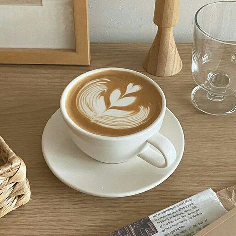 ━ 𝐡𝐚𝐳𝐞𝐥 ☻ Cake Cafe, Sleepwear For Women, Coffee Obsession, Cream Aesthetic, Aesthetic Coffee, Art Food, Coffee Is Life, Coffee And Books, Latte Art