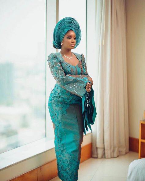 Nigerian Traditional Wear, Nigerian Wedding Dresses Traditional, Yoruba Bride, Nigerian Wedding Dress, Nigerian Traditional Wedding, Nigerian Outfits, African Traditional Wedding Dress, Yoruba People, Yoruba Wedding