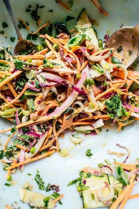 Raw Sweet Potato Satay Salad Satay Salad, Raw Sweet Potato, Spiralized Sweet Potato, Sweet Potato Dishes, Smoothies Vegan, Raw Potato, Salad With Sweet Potato, Raw Vegan Recipes, Vegan Salad