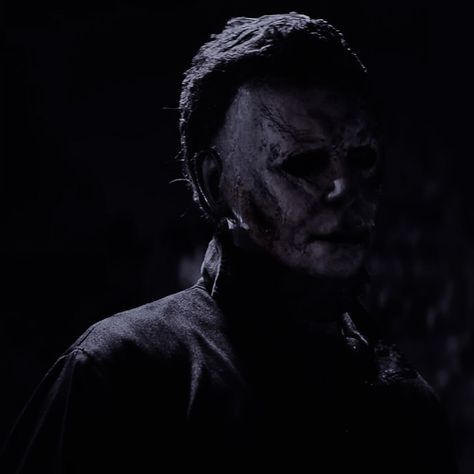 Halloween Kills Icons Micheal Myers Pfp, Slasher Pfp, Michael Myers Pfp, Michael Myers Fan Art, Halloween Profile Pics, Icon Halloween, Don't Fear The Reaper, Halloween Iii, Scary Movie Characters