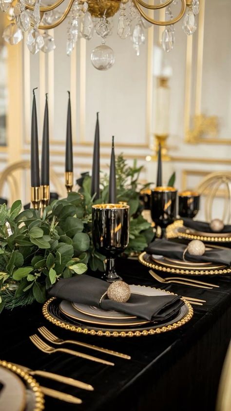 Christmas Black Table Settings, Black Gold Christmas Table, Black And Gold Plates Table Setting, Black And Gold Table Setting Ideas, Black White Gold Christmas Decor, Black White And Gold Table Setting, Elegant Christmas Party Decor, New Year’s Eve Table Setting, Christmas Tent Party