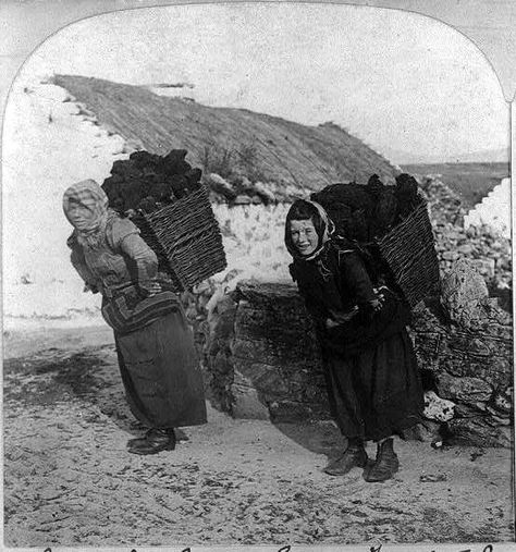 Remarkable Old Photos of Ireland | Irish Archaeology Vintage Ireland, Irish Clothing, Ireland History, Irish Ancestry, Images Of Ireland, Ancient Ireland, County Mayo, Irish Women, Irish Cottage