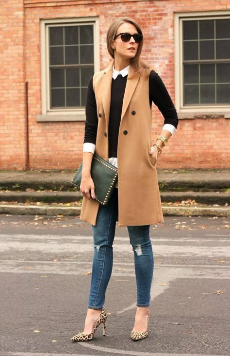 Sleeveless Coat Outfit, Sleeveless Blazer Outfit, Long Vest Outfit, Hot Fall Outfits, Long Sleeveless Vest, Tan Vest, Fall Fashion Coats, Sleeveless Coat, Sleeveless Blazer