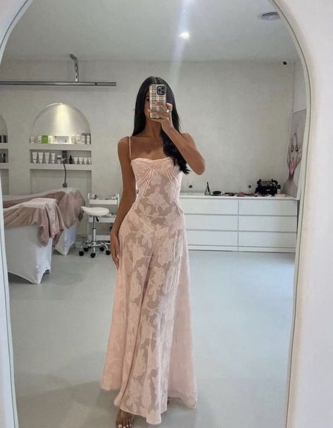 Pink Lace Prom Dress, Prom Dress Inspo, Robes Glamour, Pretty Fashion, Dream Dresses, Lace Prom Dress, Boat Party, Prom Dress Inspiration, Cute Prom Dresses