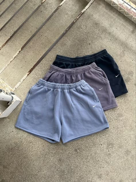 Fleece Shorts Outfit, Sweatpant Shorts Outfit, Sweatshorts Outfits, Sweat Shorts Outfit, Vintage Nike Shorts, Sweat Shorts Women, Nike Sweat Shorts, Sweatpant Shorts, Cute Sweats