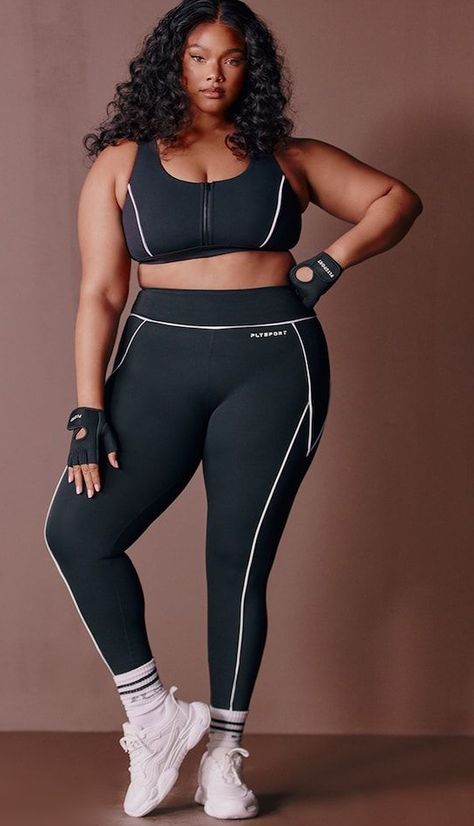 Plus Size Gym Outfits, Plus Size Clothing Uk, Sportwear Outfit, Women Fitness Photography, Plus Size Sportswear, Sports Leggings Black, Achievable Goals, Neutrogena Makeup, Plus Size Workout