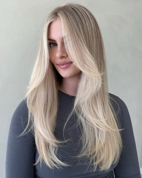 POV you chose to go baby blonde for summer and we are obsessed Blended lowlights 8N 8GI | gloss 10G 10AA (splash) @redkenpro #babyblonde #blondeinspo #haireducation #blowout Bright Summer Blonde Hair, Highlights On Blond Hair, Cool Blonde With Lowlights, Layered Hair Blonde, Blond Hair With Highlights, Sandy Highlights, Blonde For Summer, Cool Toned Blonde, Effortless Blonde