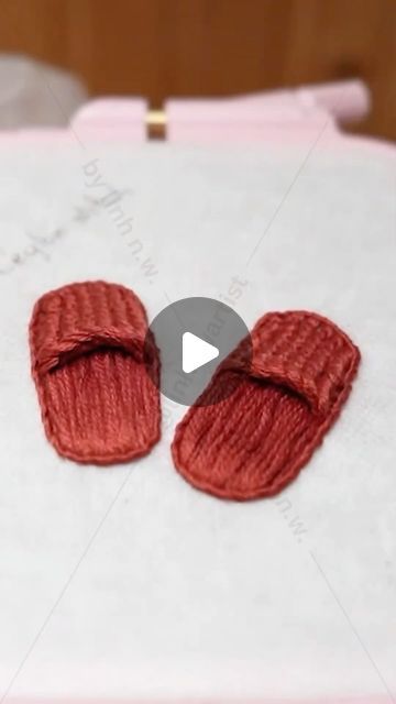 Embroidery Slippers, Thread Art, Satin Stitch, Sewing Tips, May 31, Embroidery Art, Sewing Hacks, Embroidery Stitches, Stitch Patterns