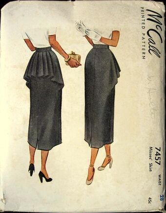 Patron Vintage, Mode Retro, Slim Skirt, Vintage Dress Patterns, 40s Fashion, Retro Mode, Vintage Couture, Old Fashion, 1940s Fashion