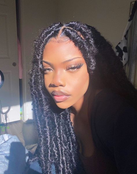 B 🧞‍♀️ on Twitter: "i’m sorry i just look so beautiful… " Stile Kendall Jenner, Twisted Hair, Faux Locs Hairstyles, Dark Skin Beauty, Girls Hairstyles Braids, Girls Braids, Locs Hairstyles, Baddie Hairstyles, Box Braids Hairstyles