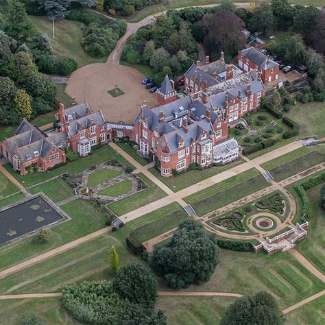 Prince Edward & Sophie Wessex's family home is 6x bigger than Prince William's - Photo 8 Bagshot Park, Hillsborough Castle, Sandringham House, Anmer Hall, Crown Estate, Royal Lodge, Lady Louise Windsor, Royal Castles, British Royal Families