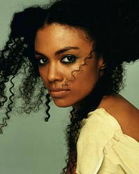 Amel Larrieux | MusicWorld | BMI.com Amel Larrieux, Neo Soul Music, Groove Theory, Bangs Cut, Vibe Magazine, Make Hair Grow, Norah Jones, Soul Singers, Soul Jazz